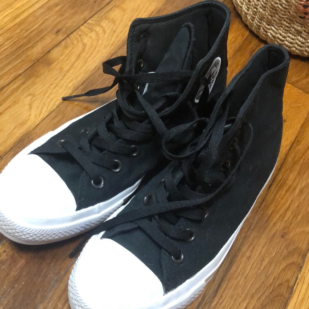 High tops black converse sneakers